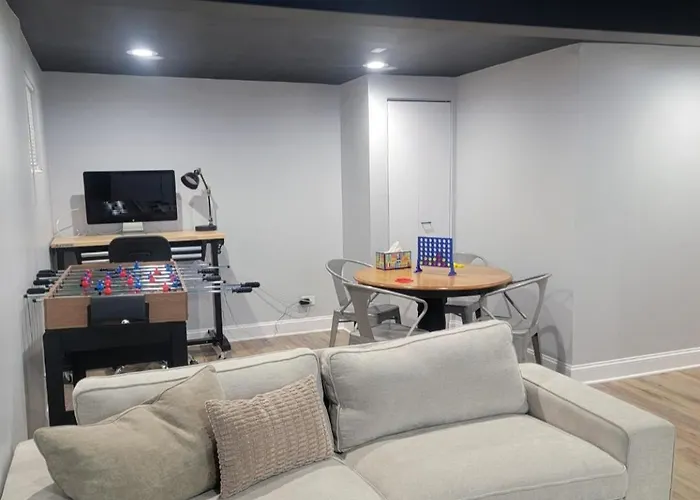 Holiday home 6 Bedroom! Pool Table, Gaming Area, Firepit &