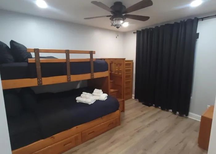 Holiday home 6 Bedroom! Pool Table, Gaming Area, Firepit & *