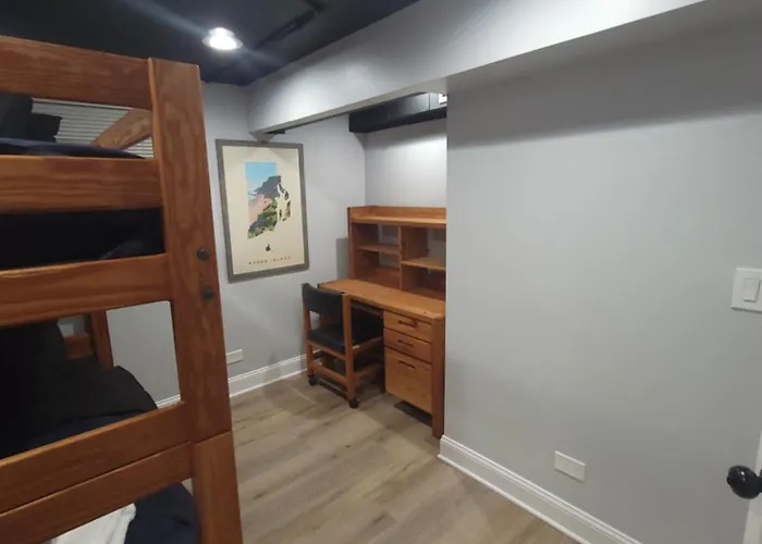 Holiday home 6 Bedroom! Pool Table, Gaming Area, Firepit & Joliet