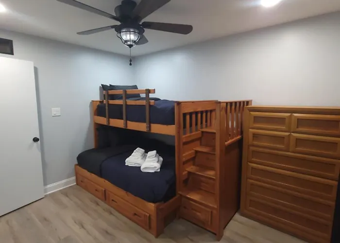 Holiday home 6 Bedroom! Pool Table, Gaming Area, Firepit &
