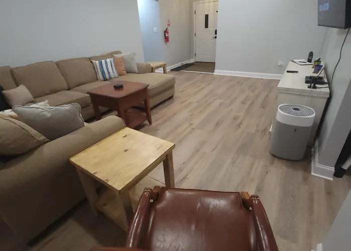 6 Bedroom! Pool Table, Gaming Area, Firepit &
